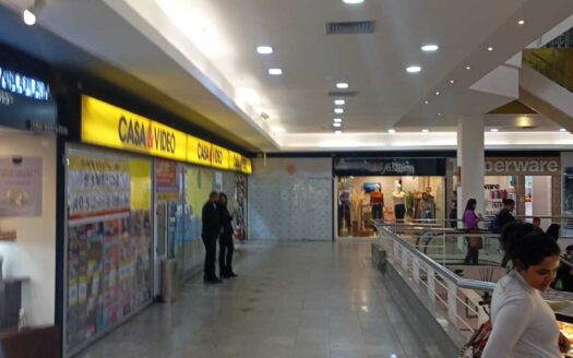 loja com mezanino e ótimo preço no 2 piso do Cadima Shopping #2